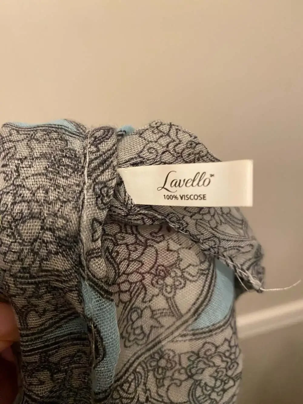 Lavello infinity scarf